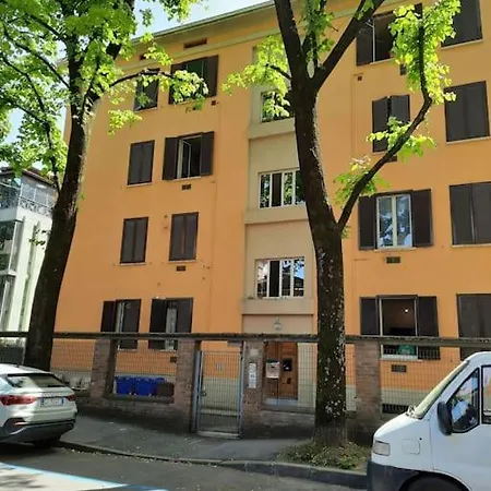 Vicino Ospedale Con Self Check-in Parma