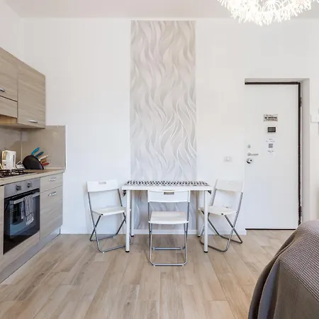 Vicino Ospedale Con Self Check-in Parma